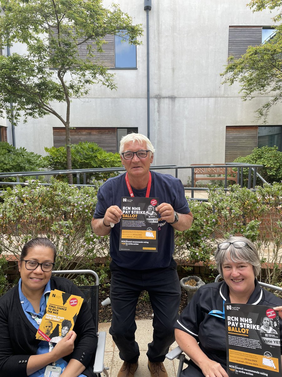 Last chance to return those ballot papers. GOTV <a href="/RCNWestMids/">RCN West Midlands</a> <a href="/theRCN/">The RCN</a> Haywood Hospital Stoke on Trent