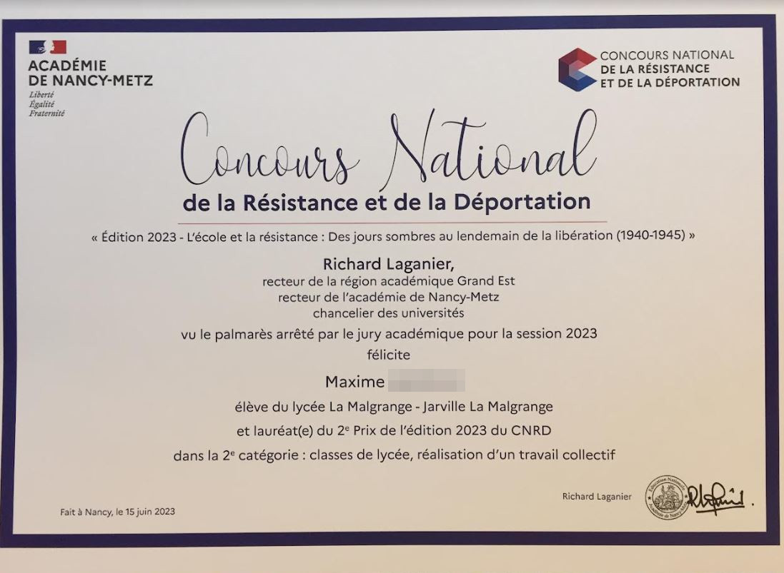 lamalgrange's tweet photo. Les TM ont reçu, des mains du recteur d'académie, le 2ème prix du Concours National de la Résistance et de la Déportation pour son projet sur "L'école et la résistance pendant la 2nde Guerre Mondiale". https://t.co/Wv6mBiuQLx