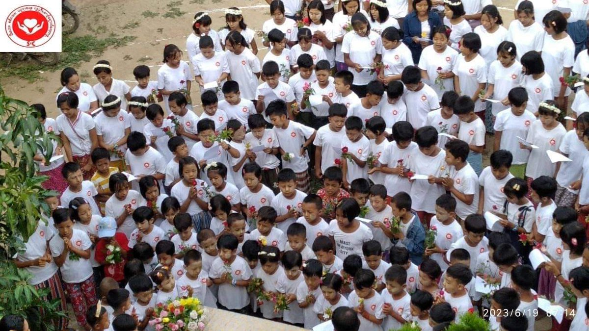 Khithitofficial's tweet photo. ဒီပဲယင်းမြို့နယ်တွင် ဒေါ်အောင်ဆန်းစုကြည် မွေးနေ့အထိမ်းအမှတ် ပန်းသပိတ်ပြုလုပ်ပြီး စစ်ရှောင်ကလေးများကို ကြာဇံဟင်းခါးဖြင့် ကျွေးမွေး
Read more->https://t.co/kwRIqp4mrv https://t.co/umTGrcOGoh