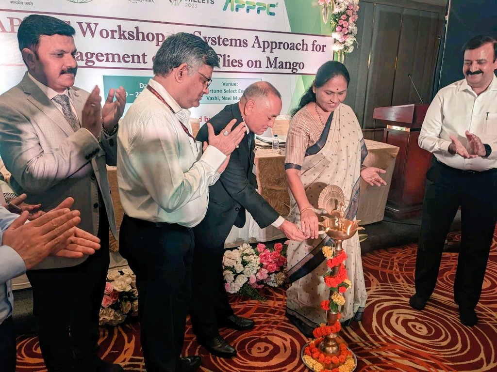PPAIndia's tweet photo. Hon'ble MoS MoA&FW, Sushri @ShobhaBJP inaugurated "APPPC Workshop" in the presence of Sh. A K Srivastava, JS (PP) and Dr J P Singh, PPA, on Systems Approach for Management of Fruit Flies on Mango" organised by MoA&FW & #APPPC IPPC (FAO) at Mumbai from 19th-23rd June 2023. https://t.co/NzJozOADes