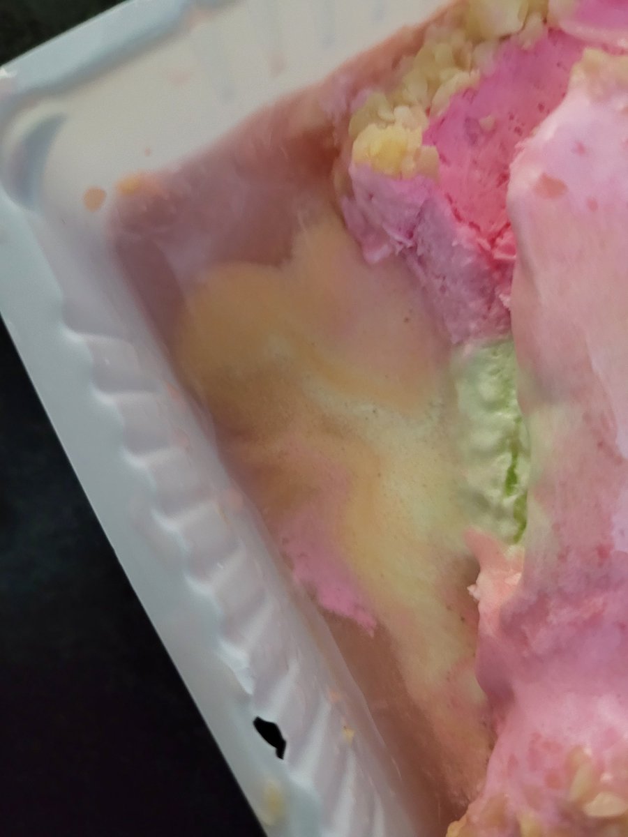 PrittOnTwitt's tweet image. Welcome to @letsblinkit 
They want to kill people by delivering this Poop.
#ShameOnYou  @zomato @blinkitcares 
Both the packets were sticked together like a glue in water, can't belve their store didn't notice this before sending. #ItsACrime