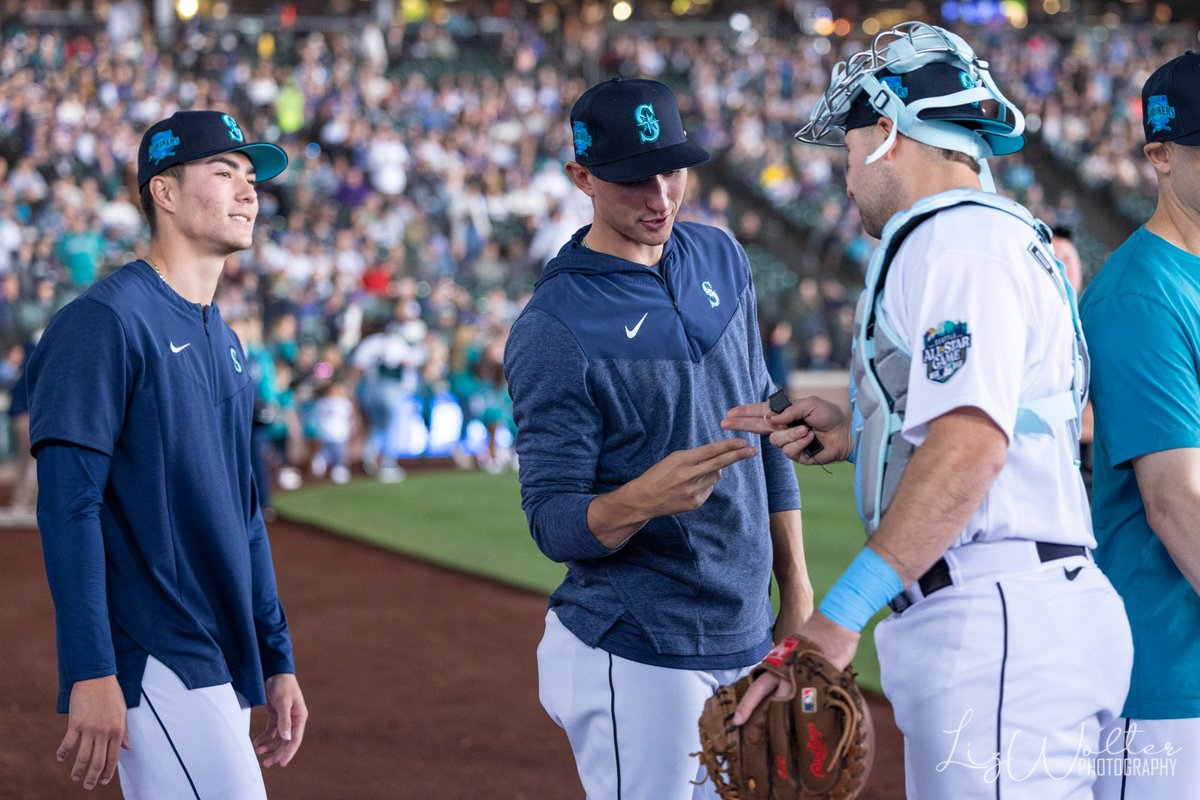 Circling Seattle Sports on Twitter "Some pictures of Mariners catcher