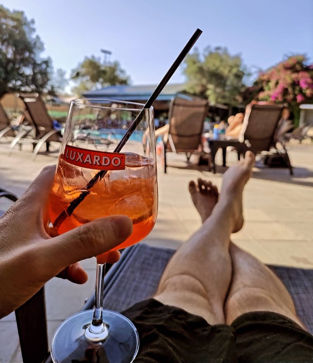 Day off 💦☀️🎶🍸
Have a nice week everyone!🎸🔥
#GoodMorningTwitterWorld
#Dayoff #MondayMood #MondayVibes #cocktail #pooltime #pool #sunvibes #weekvibes