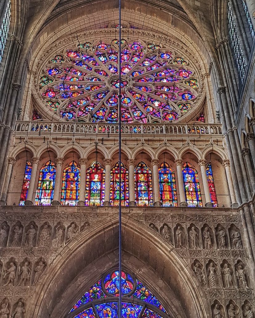 La majestueuse Cathédrale Notre-Dame de Reims 💫

« Il s'agit de l'une des réalisations majeures de l'art gothique en France, tant pour son architecture que pour sa statuaire qui compte 2 303 statues. Elle est inscrite, à ce titre, au patrimoine mondial de l'UNESCO depuis 1991. »