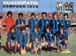 ccamposfutbol's tweet photo. 19 junio 1946 nace en Lota, Guillermo Segundo Azocar Caris, eficiente y correcto defensa central. El “Chueco” fue campeón con Huachipato 1974 y Everton 1976. Jugó en: Lota Schwager 1967-1971; Huachipato 1972-1975; Everton 1976-1978; Naval 1979-1982; Lota Schwager 1983. https://t.co/9Cnsxev3Xd