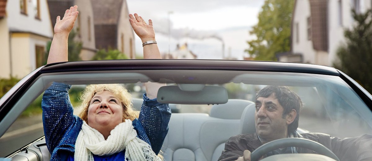 O #BairroEmFesta está a decorrer esta semana, com programação também no Goethe-Institut! Na quinta-feira, começamos com o #CineclubeMUTIM, com a presença da premiada argumentista #LailaStieler: às 19h00, com entrada livre e uma conversa à seguir 🎬 buff.ly/42LE9jo