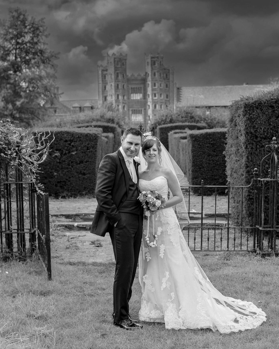 The 'humid' stormy weather of yesterday, seems to have passed for now......Storm clouds add another dimension to wedding photos, adding a hint of drama for sure.  bit.ly/2z3fMBF
#weddingphotos #essexweddings #springflowers #bridestobe #weddingvenues #weddingphotography
