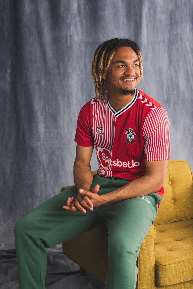 SouthamptonWorl's tweet photo. #SaintsFC’s new home kit for the 2023-24 season.

How would you rate it out of 10 ⤵️ https://t.co/m9o18qqokJ