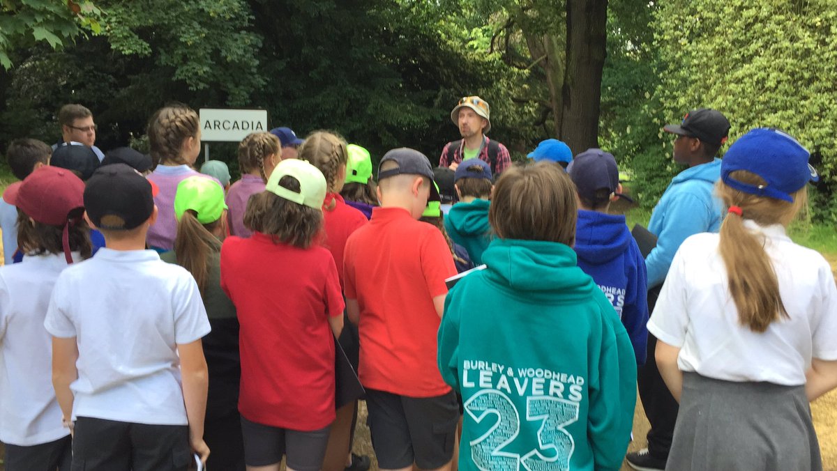 Burleywoodheadp's tweet photo. Year six have arrived at @YSPsculpture and are excited to explore the artworks #creativeme https://t.co/dcnCjrzLwI
