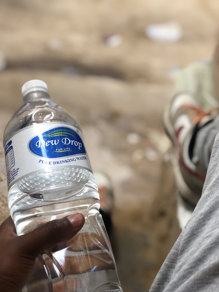 Uherry14's tweet image. Jobless nijipozeee na #DewDrop kubwa