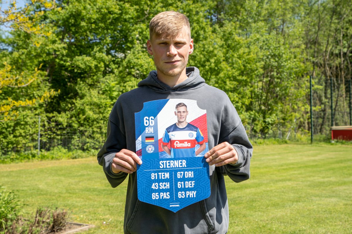 Habt ihr Bock, dass an eurer Wand ein original signiertes Futshield hängt!? 🤩

Dann schaut doch mal auf unserem Instagram-Kanal vorbei.👉instagram.com/p/CtqogxuAQMi/

#HolsteinEsports 💙🤍❤️ #eStorks 🎮 #Gewinnspiel #Kiel #FIFA #eSports