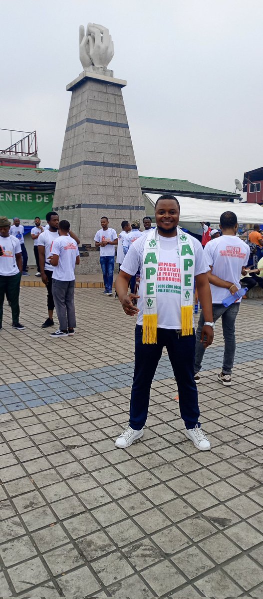 Les Amis Protecteurs de l'Environnement APE en sigle, dans le district de la FUNA,en pleine campagne de sensibilisation pour la protection de l'environnement Dénommée 'Horizon 2030 zéro déchets solides (plastiques) dans la ville de Kinshasa.