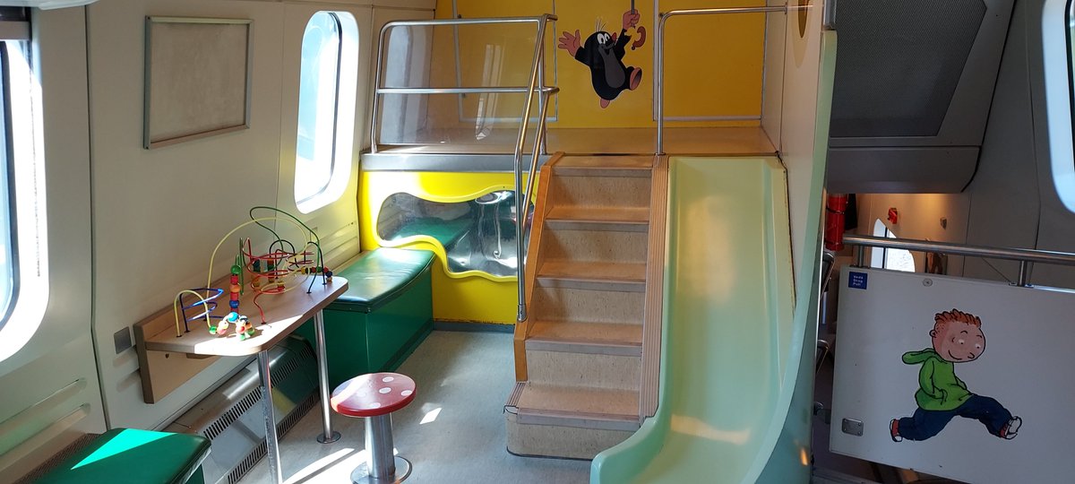 Í Finnland er leiksvæði í lestinni. #lestirerubestar