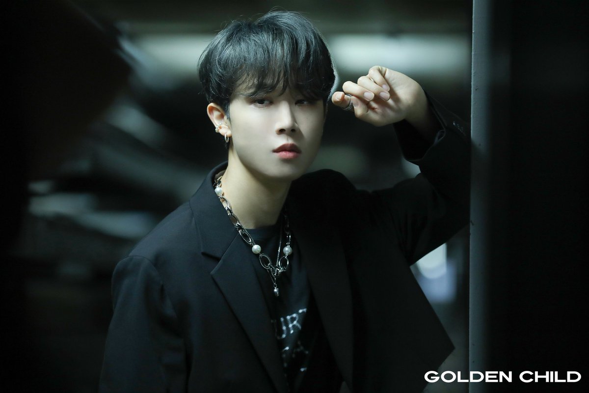 KDHLOOKS_GC's tweet photo. #골든차일드 #김동현 #GoldenChild #KimDonghyun https://t.co/Meao3ffUAt