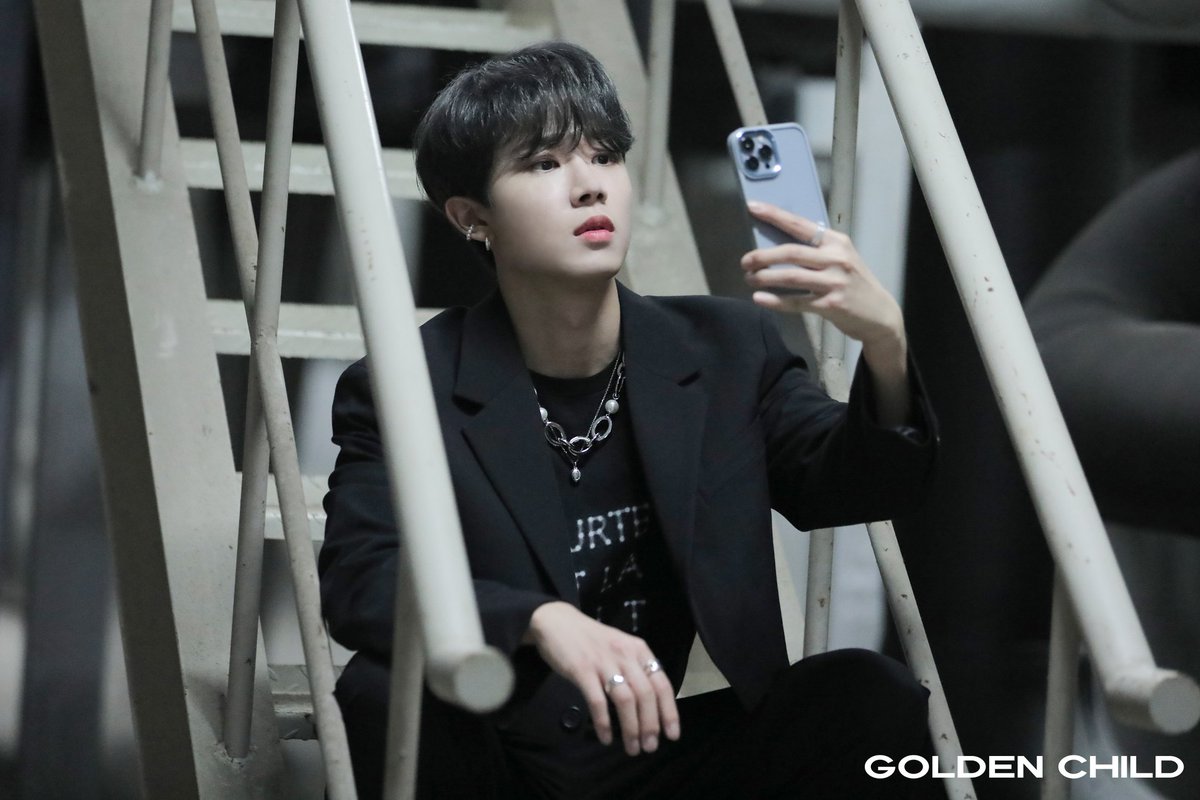 KDHLOOKS_GC's tweet photo. #골든차일드 #김동현 #GoldenChild #KimDonghyun https://t.co/Meao3ffUAt