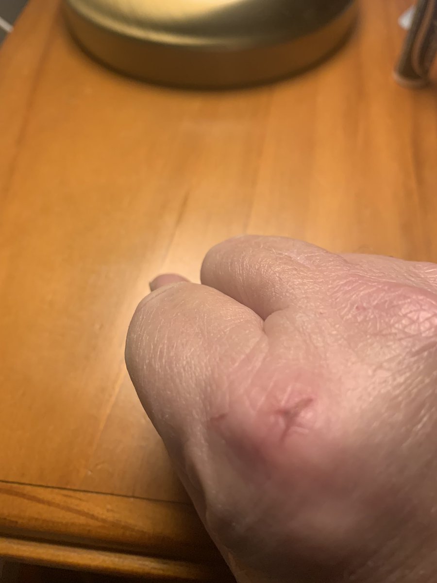 aussierainlover's tweet image. I’m really beginning to miss that little bit of plastic in tissue boxes #oldageproblems