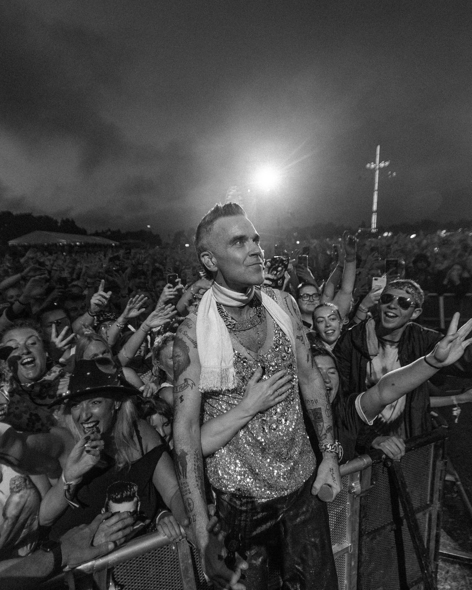 Robbie Williams tweet media