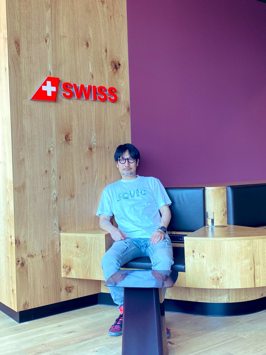 [閒聊] 本日の小島監督。好像跑到瑞士去了