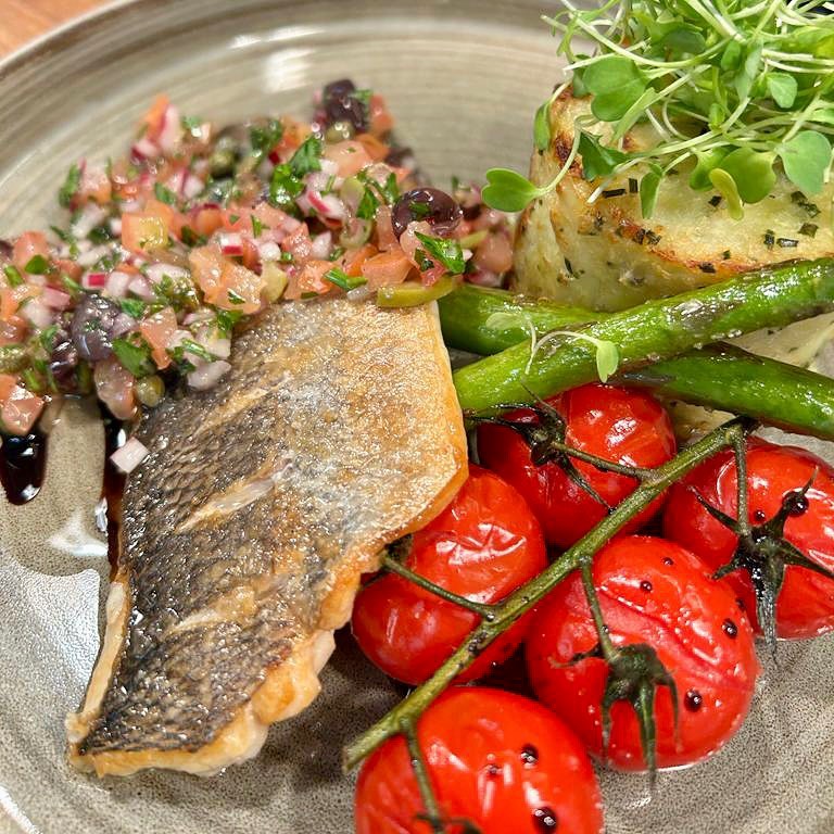 Don’t forget to check out our specials board in the café when you visit!👀 

Check out this pan fried sea bream with chive crushed new potatoes, asparagus accompanied by a tomato, caper and olive salsa🫒🍅🐟 

#farmshop #cafe #knutsford #cheshire #shoplocal #supportsmallbusiness