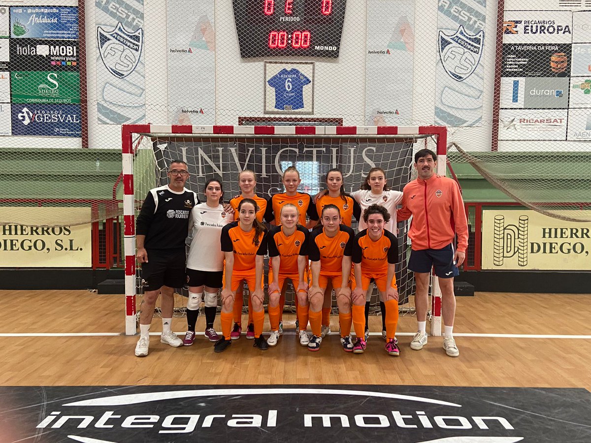 burelafs's tweet photo. 🏆Parabéns Campioas!
Esta fin de semana, o noso equipo Xuvenil feminino proclamouse campión do Torneo da Estrada.🧡
@cabreiroa #burelafs #BaseLaranxa https://t.co/1P8OWysIwq