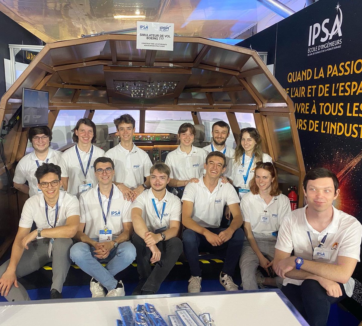 IPSA's tweet photo. Premières photos du #parisairshow. Découvrez les formations IPSA et rencontrez les étudiants et les équipes des relations Entreprises.
L'IPSA vous attend au Hall Concorde.

#parisairshow2023 #PAS2023 #siae2023 #salondubourget #laerorecrute #salondubourget2023 https://t.co/4DUhodmk7x