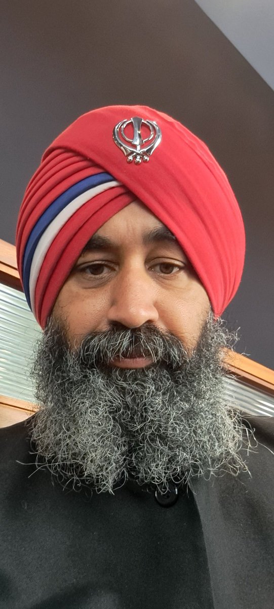 PlymouthChaz's tweet photo. Let me adjust my #turban and get this week started. #thatmanwiththeturban #RT https://t.co/SDYEAamCtt