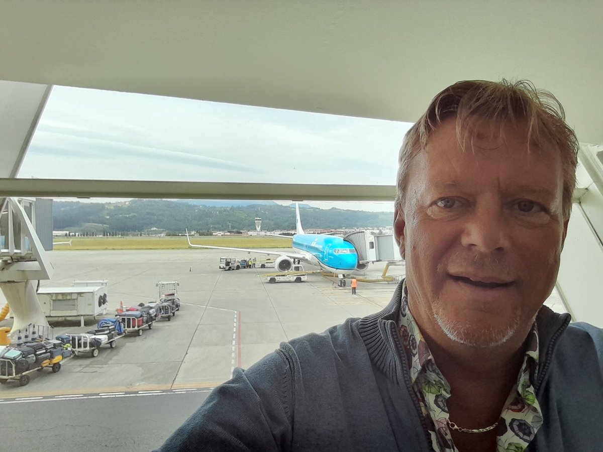 Gerbrant's tweet image. Fuck #BennieJolink thanks @KLM