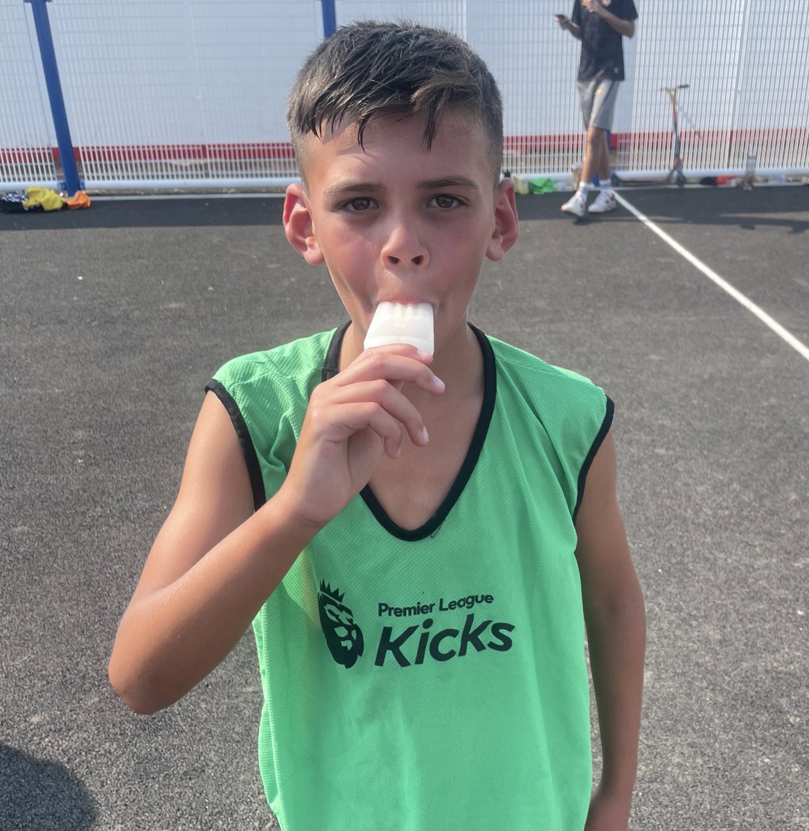 CountyCommunity's tweet image. #Ringland #PLKicks | @GwentPCC 

Friday night was a warm one.⚽️

Ice lollies all round 🧊 🌞 and a @StreetDoctors Bleeding workshop where young people picked up tips on how to deal with different situations 🩸 

#CommunitySport #Opportunities #Education