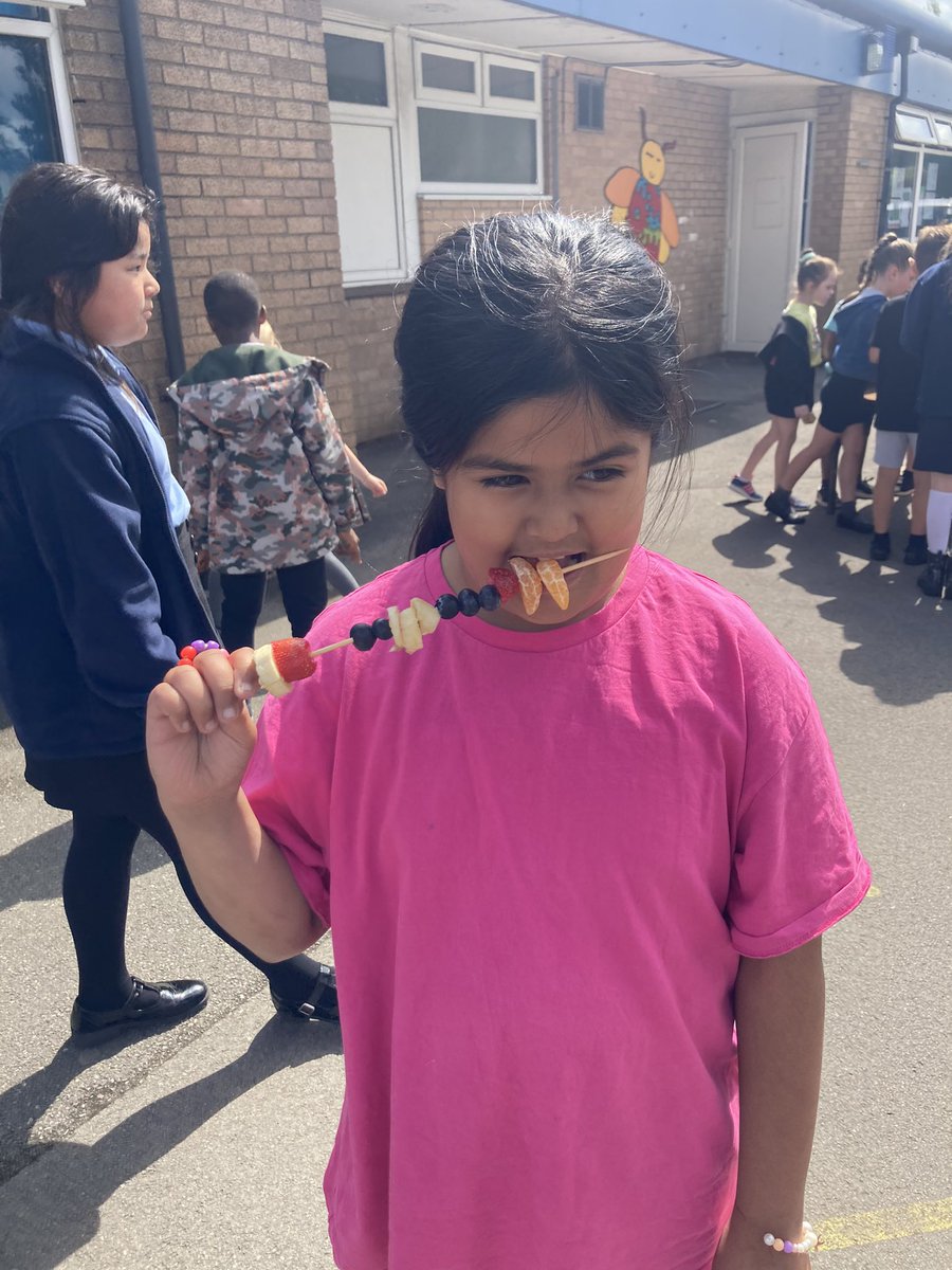Delicious Fruit kebabs on sale made by <a href="/StPetersYr3/">St Peter’s Year 3</a> only 50p! Well done in your first day of business Year 3. Buy one tomorrow 😁 #teamstpeters #feelgoodweek
