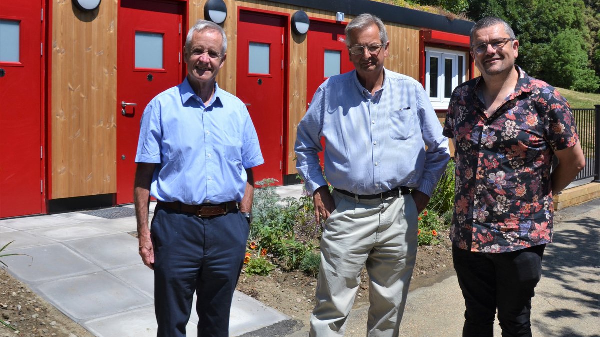 🚻 A new toilet block powered by solar panels and boasting a green roof has been opened in the Lower Leas Coastal Park.

⏱️ This investment of around £150,000 will help ease some of the queues for loos seen in recent years.

ℹ️ Find out more here ➡️ bit.ly/3JgBnM3