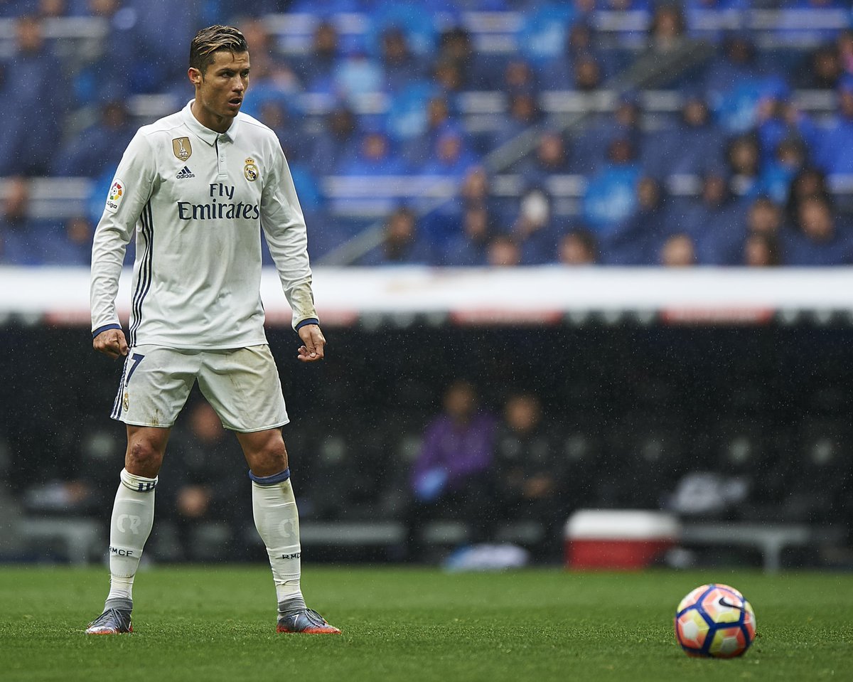 The CR7 Timeline. on Twitter "The most ICONIC freekick stance in