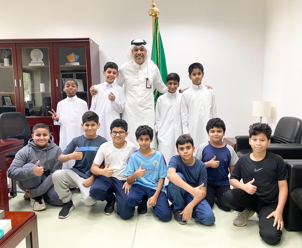 تكريم طلاب مدرسة #الرياض_الابتدائية  الفائزين و المشاركين في الأنشطة الداخلية و الخارجية مؤخرًا