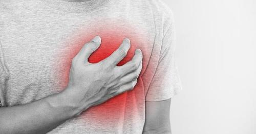 रिपोर्ट्स की मानें तो दुनिया में हृदय रोगों के कारण 17 मिलियन से ज्यादा लोगों की जान जाती है। ऐसे में यदि दिल की बीमारी व्यक्ति को घेरे तो इससे पहले शरीर में कुछ लक्षण दिख सकते हैं।
#HeartProblems #WarningSigns #HeartProblemsWarningSigns #HealthTips #Health #HeartHealth