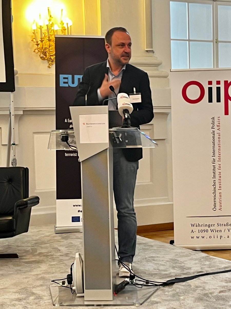 EUTEx FINAL EVENT NOW: presentation of Prof Peter Neumann of King‘s College in London - join us live &amp; raise questions: buff.ly/3qLHf9z #eutex #terrorism  <a href="/IpsPrison/">IPS Innovative Prison Systems</a> <a href="/InfoOiip/">oiip</a> <a href="/IDM_Albania/">IDM Albania</a> <a href="/VereinNEUSTART/">Verein NEUSTART</a> <a href="/sjv_hb/">Senatorin für Justiz und Verfassung (HB)</a> <a href="/rielcano/">Real Instituto Elcano</a>