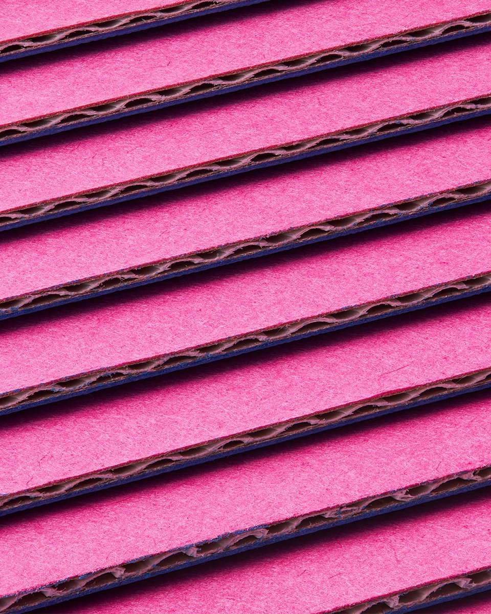 colorplanpapers's tweet image. #Colorflute offers over 1000 combination possibilities in 55 colours &amp;amp; 24 embossings from the Colorplan range. It can be specified as either 1-sided or 2-sided, with the 1-sided option using the smooth side of the white or kraft E-flute as the reverse.