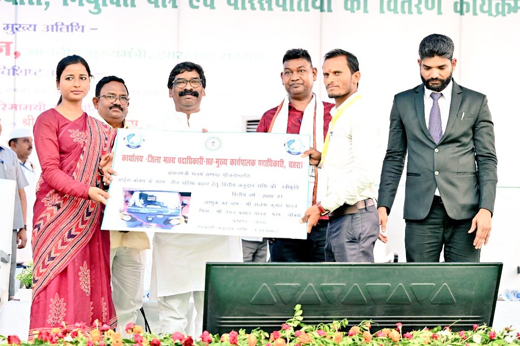 Hemant Soren tweet media