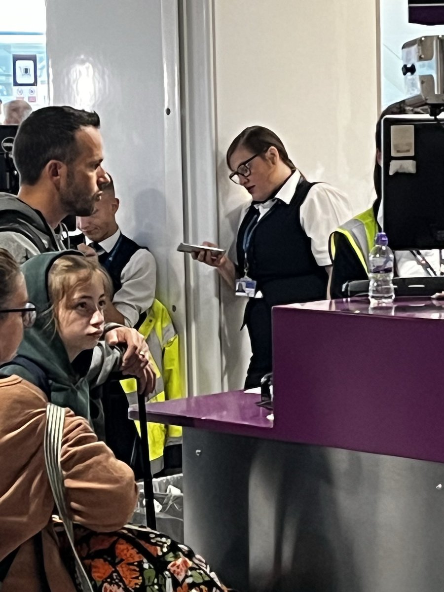 First time through @EDI_Airport in six years and already we know why we now use @NCLairport by choice. Staff here couldn’t be less interested if they tried!