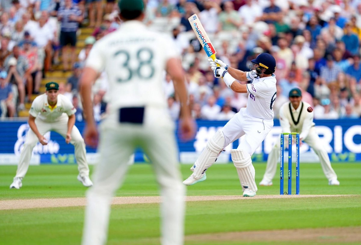 Joe Root is in different mood today 🔥🔥. Some incredible shot to Scott Bolland . Three reverse Root scoops for back to back boundaries. He is in his best form in this Ashes. Amazing batter , you can't ignore his batting these days.
#Ashes2023 #ENGvAUS