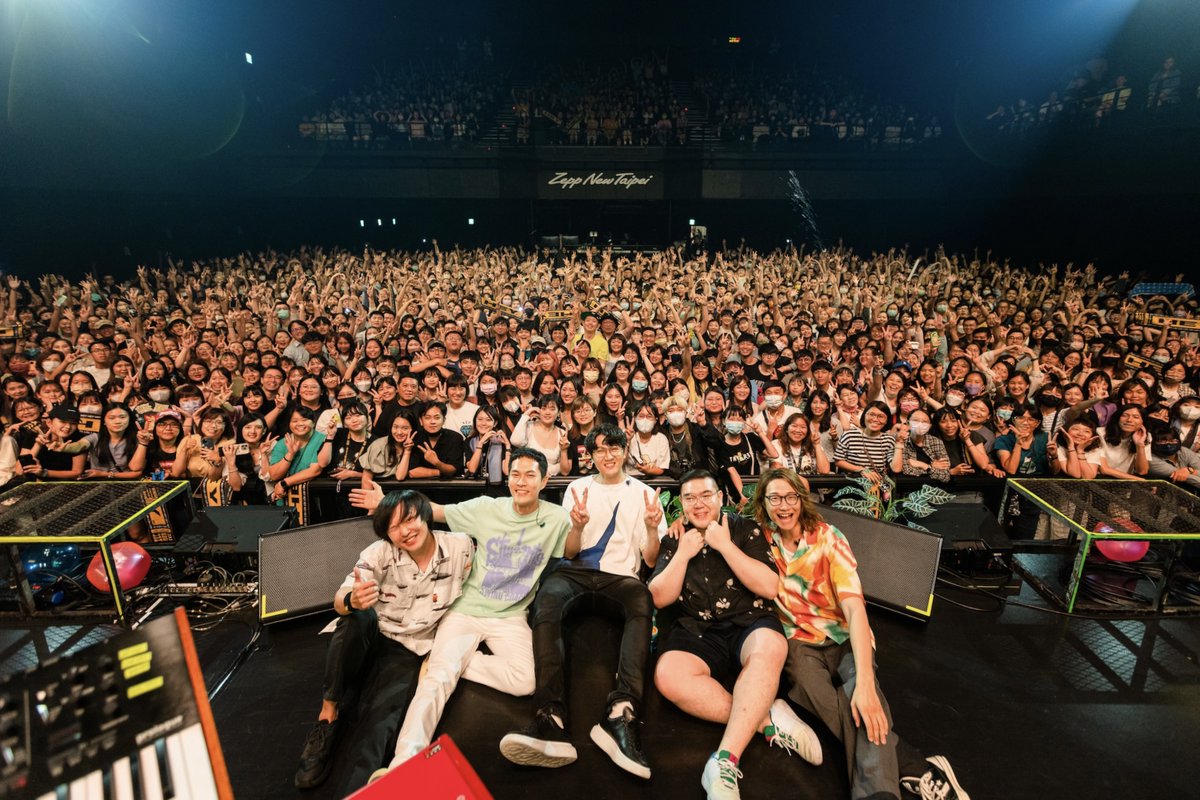 taipeinavi's tweet photo. 【台湾音楽】

今年の金曲賞にもノミネートされている台湾の人気バンド「宇宙人(@CosmosPeople )」のサマーツアー「2023夏季巡迴演唱會」レポート！

https://t.co/slUX8tf6Qr

「宇宙人」らしい楽しく、温かいライブで、日々のストレスもすっ飛んでいきました～

セトリもあるよ

画像提供：相信音樂 https://t.co/KEUaIAkprg