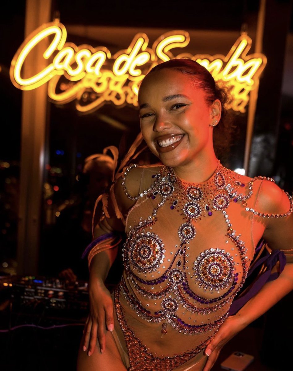 🔥✨Weekends are always a vibe at CASA DE SAMBA! 👀 

Join us every Friday - Saturday for special guests, immersive entertainment, and all your favourite small plates &amp; cocktails!🥢✨

#sushisamba #london #sushisambalondon #casadesamba