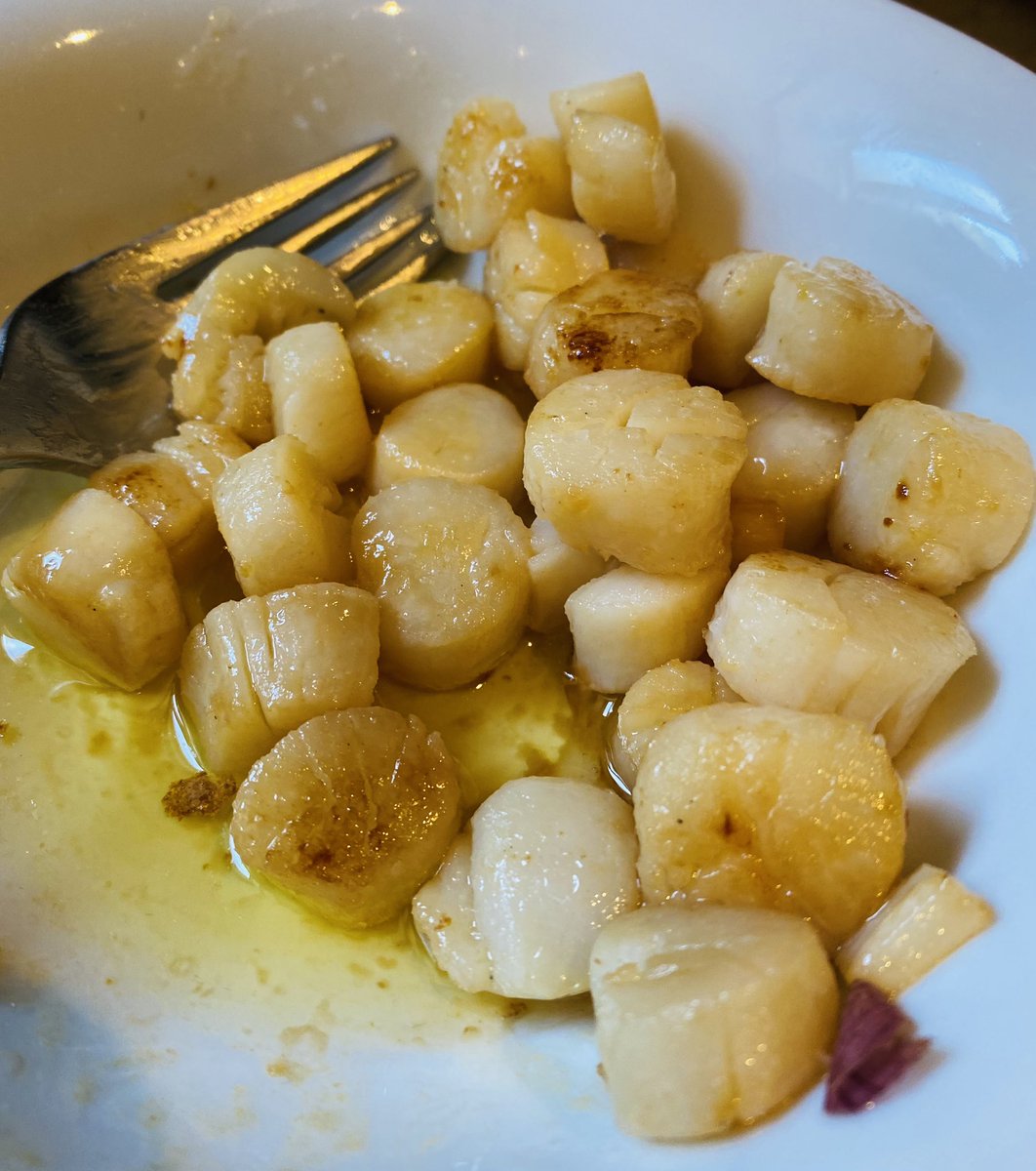 Baby scallops with lots of butter and lemon juice. 
#Foodie #foodphotography