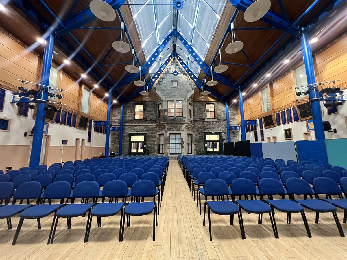 Laura Anderson (Young) tweet media