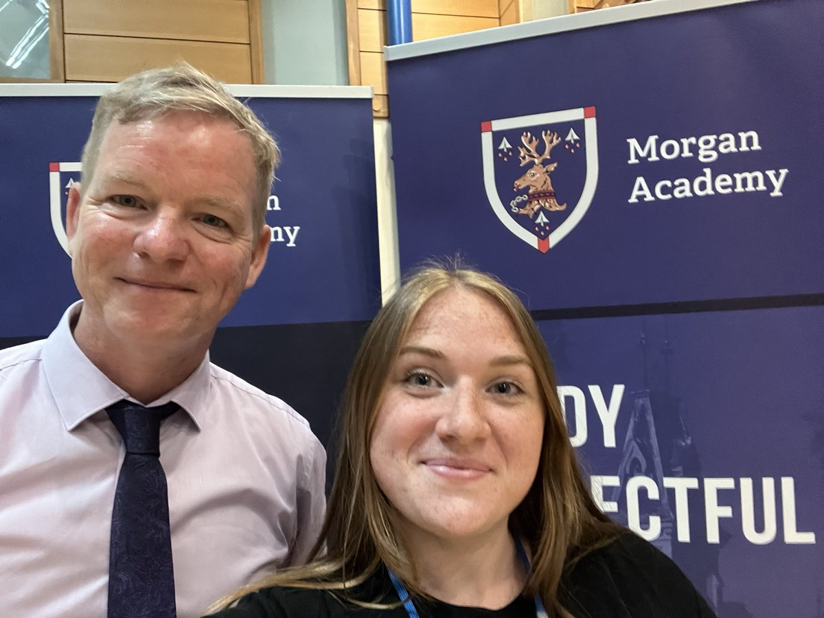 800 pupils hearing about the impacts of vaping, and specifically disposable vapes, on health and the environment this morning. Thank you <a href="/morganacademy1/">Morgan Academy</a> for inviting me along! #BanDisposableVapes ❌💨
