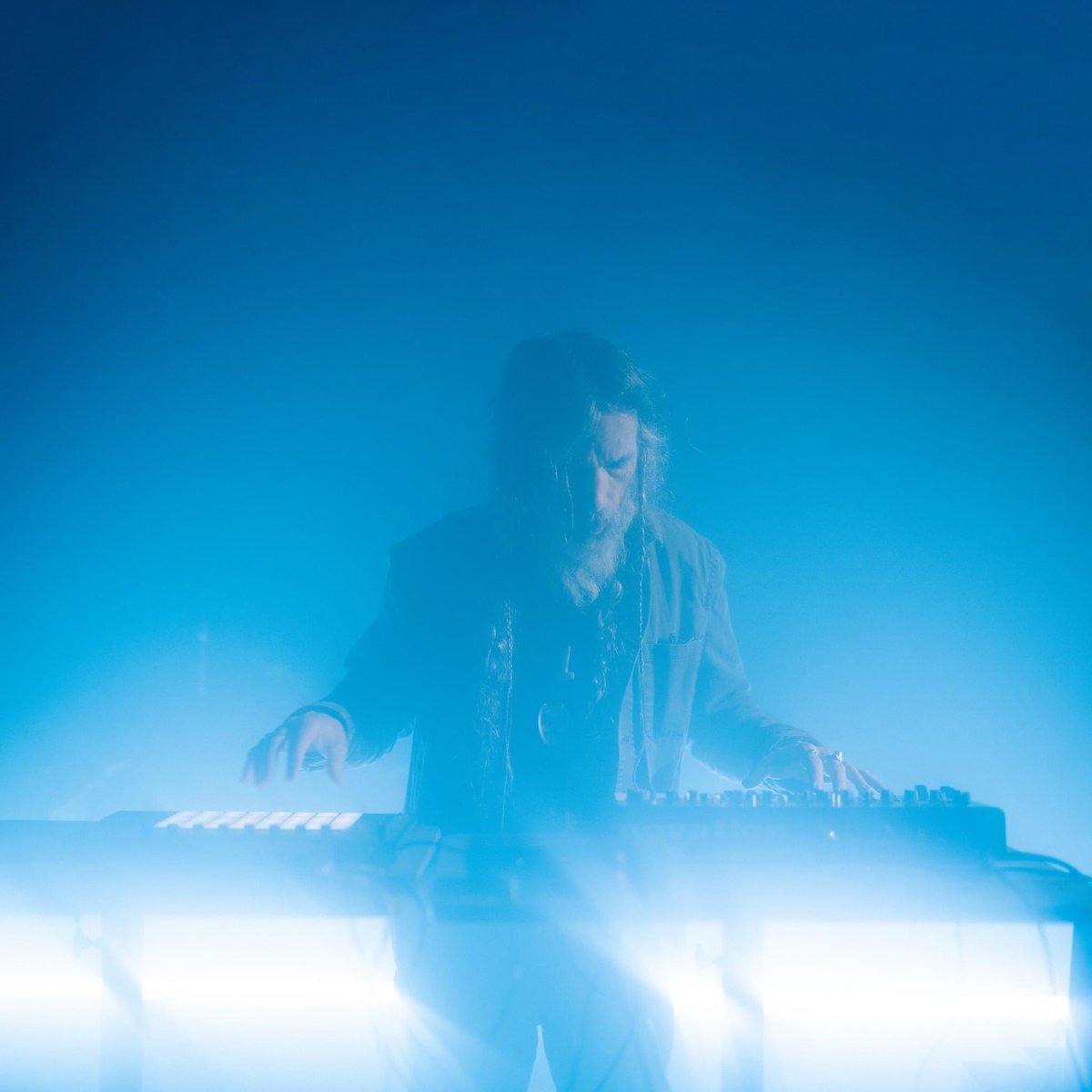 Video premiere: "Enosh (live)". Watch: youtu.be/SG1r290Ymik

"Enosh" is the first track from the upcoming concert album "Patriarchs Live", which will be released on 7 July 2023 on <a href="/FabriqueRecords/">Fabrique Records</a>.

photo © by Tim Cavadini