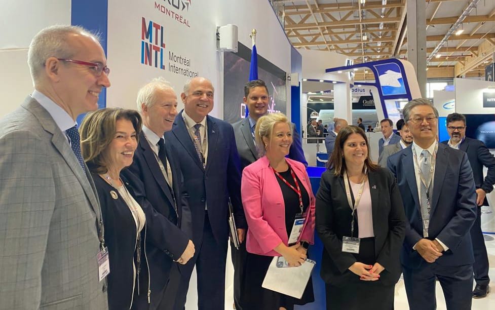 Kicking off the #ParisAirShow ! 🇨🇦 With +120 Canadian companies present at the fair, #CdnInnovation is at centre stage!