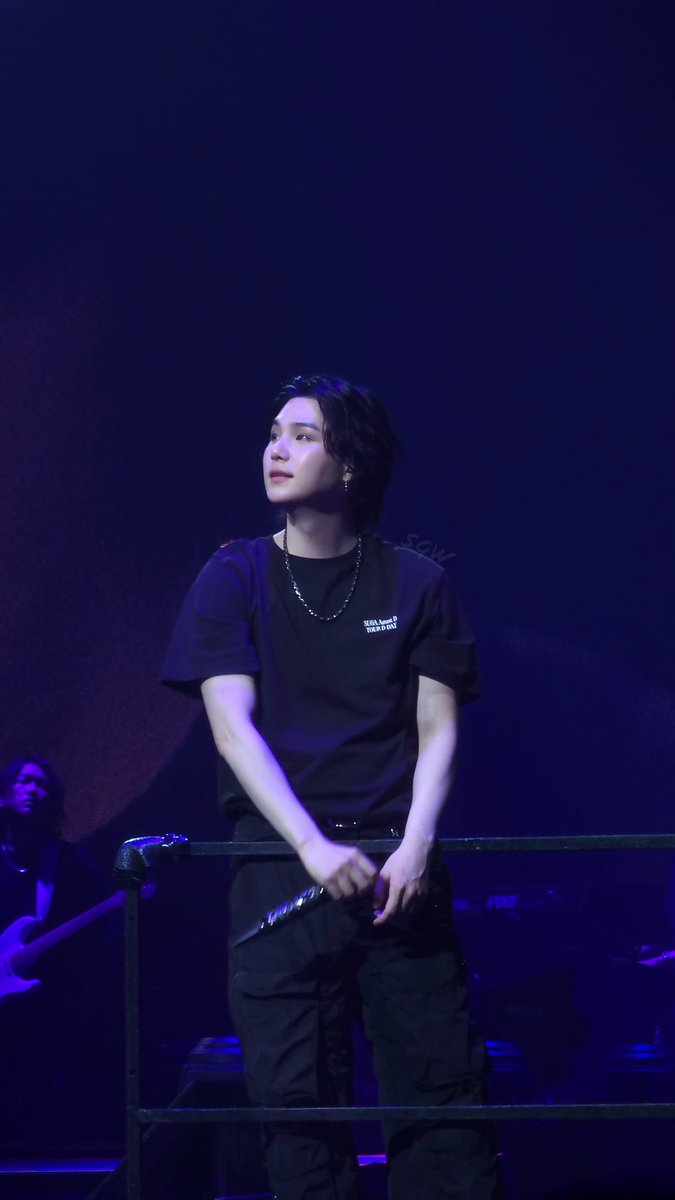 sugaworld_39's tweet photo. 230618 SINGAPORE DAY 3 
Never Mind🖤

#슈가 #민윤기 
#AgustD #SUGA
#D_DAY_TOUR_SINGAPORE https://t.co/Tn4fpESuwd