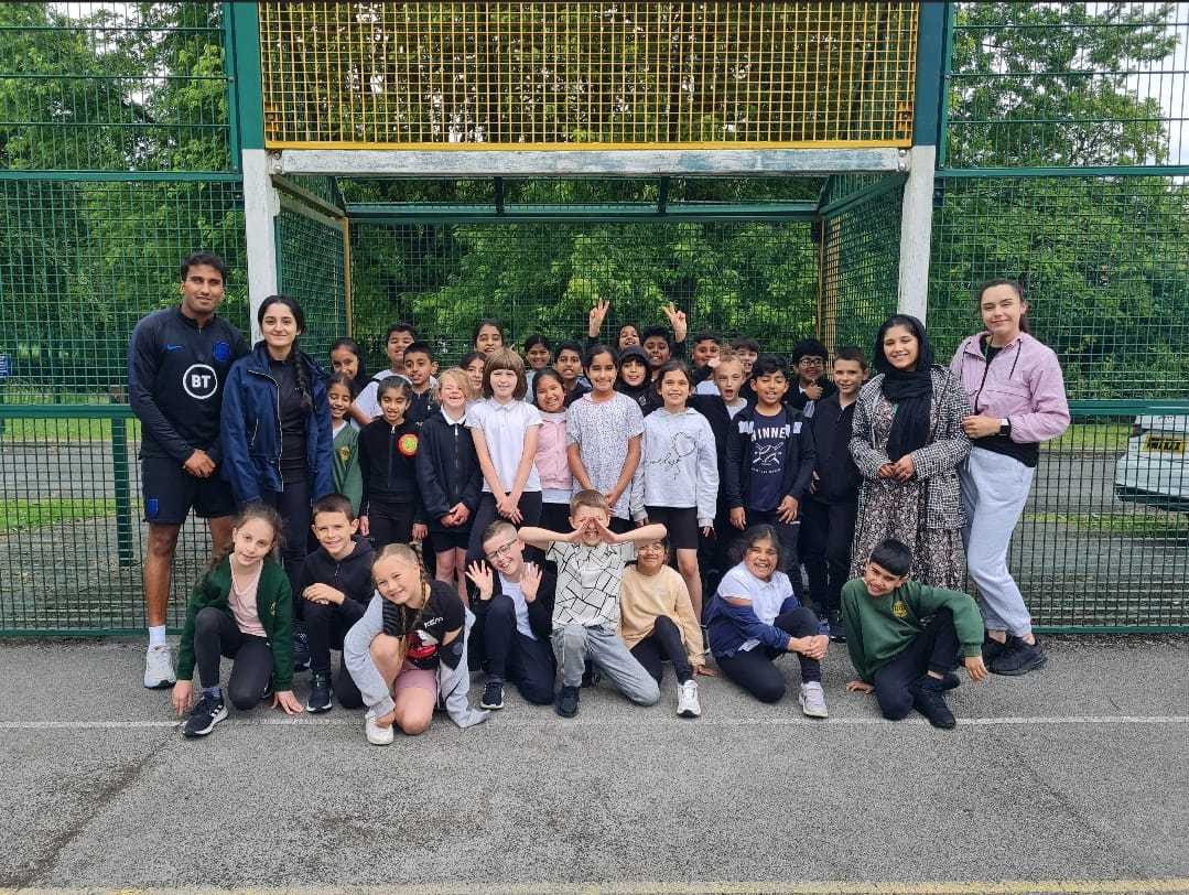 LearnWithESS's tweet photo. We love repeat clients! 💪 Excited to be visiting Greenbank Primary School again this year for their Sport and Diversity Week! Another one of our local schools!
💚💙🧡
#LearnWithESS #ESS #Education #Sport #Speaking
Info -
https://t.co/TxlYvoMczJ https://t.co/A13Vu5UmIA