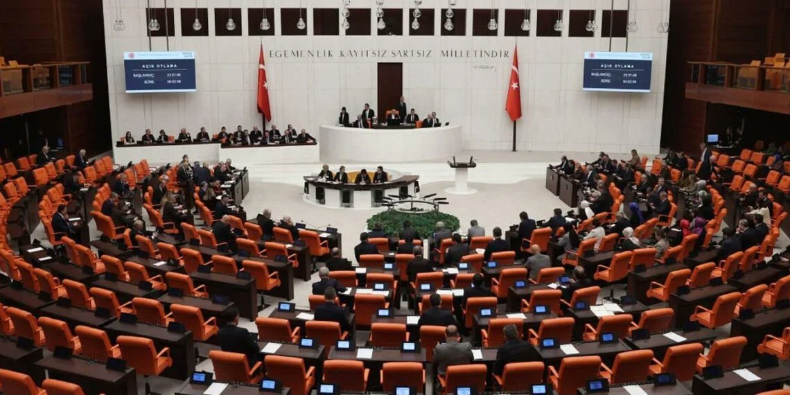 serhat_news's tweet photo. Van-Hakkari Karayolu’ndaki tünel Meclis gündemine taşındı https://t.co/OSRi2E72XJ 

@MahmutDindar6 @YesilSolWan #meclis #haber https://t.co/0O3gdipbUi
