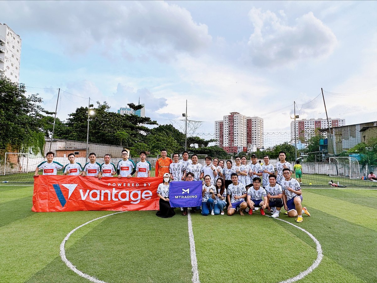 MTradingVietnam's tweet image. 🔥Một trận đấu đầy kịch tính giữa #VantageVietnam FC và #MPlusAcademy FC - Đối tác chiến lược của #MTrading, muôn vàn cung bậc cảm xúc khác nhau từ hồi hộp, lo âu cho đến những khoảnh khắc vỡ òa trong sung sướng khi các bàn thắng liên tục xuất hiện 💞
