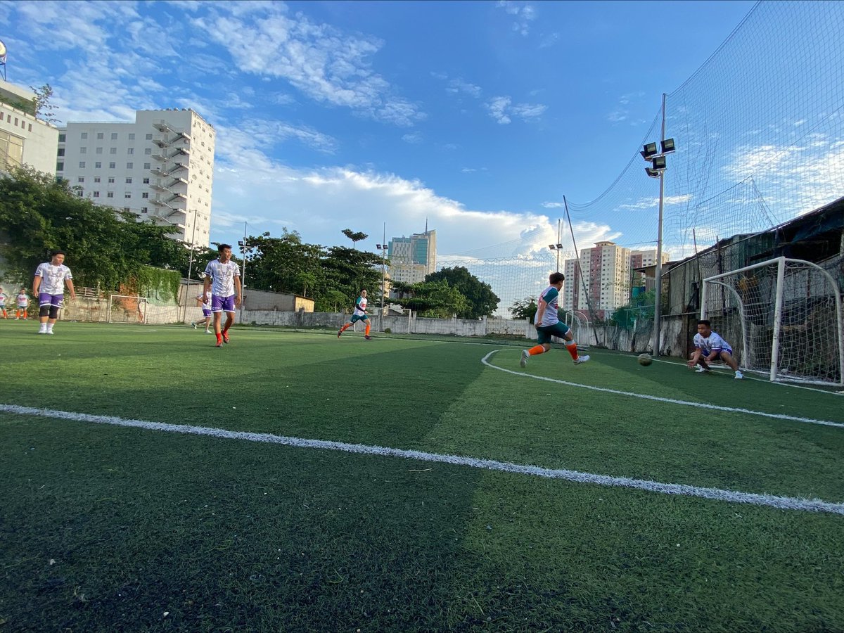 MTradingVietnam's tweet image. 🔥Một trận đấu đầy kịch tính giữa #VantageVietnam FC và #MPlusAcademy FC - Đối tác chiến lược của #MTrading, muôn vàn cung bậc cảm xúc khác nhau từ hồi hộp, lo âu cho đến những khoảnh khắc vỡ òa trong sung sướng khi các bàn thắng liên tục xuất hiện 💞